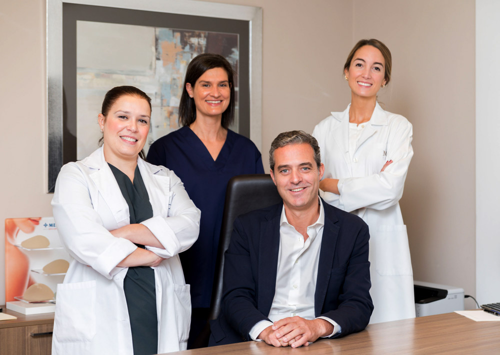 Equipo médico de la clínica del Doctor Franco Góngora en Madrid