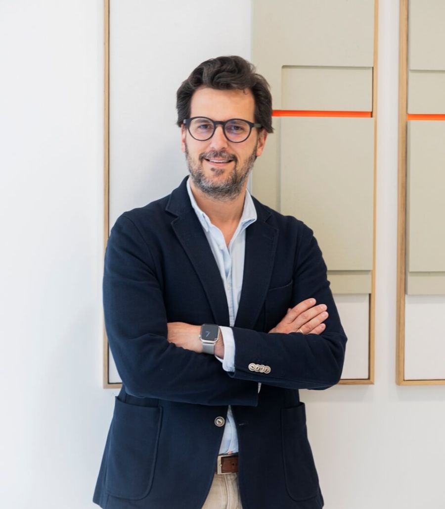 Dr. Javier Buendía, cirujano plástico y estético de Clínica FG