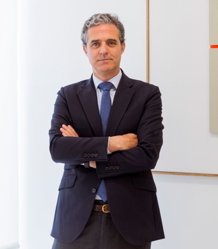 Cirujano Plástico. Director médico y fundador de Clínica FG