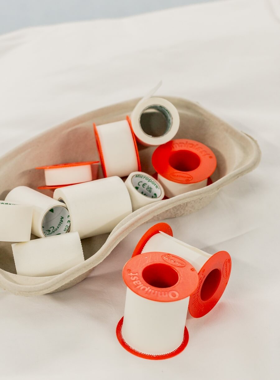 Esparadrapo que se utiliza en la clínica Clínica FG del Dr. Franco Góngora en Madrid