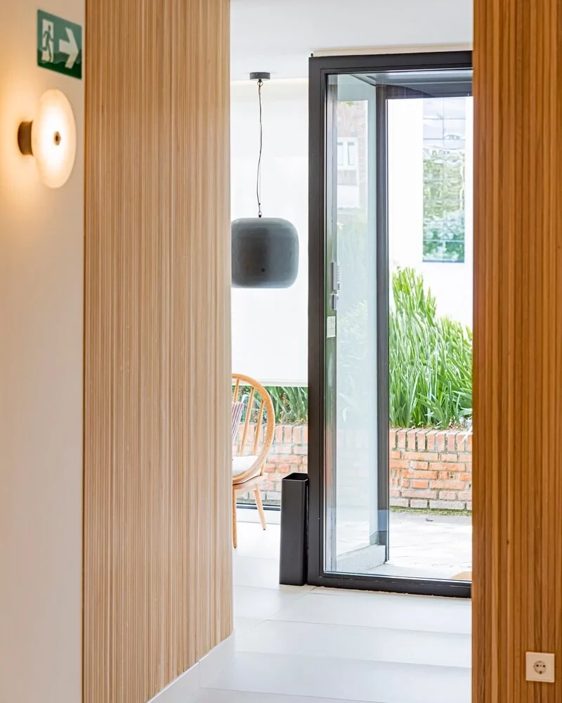 Puerta de entrada D3 Medical, donde está Clínica FG del Dr. Franco Góngora en Madrid